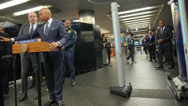 NYC Subways to Integrate AI Metal DetectorsA Move Towards Safer Transit
