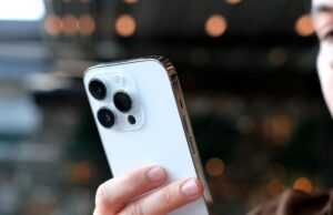 Apple Warns 1.8 Billion iPhone