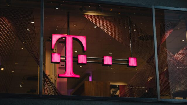 T-Mobile Rises to Network Leadership T-Mobile Rises to Network Leadership