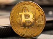 Bitcoin Price Drops to USD 117K After Record High; Altcoins Fall